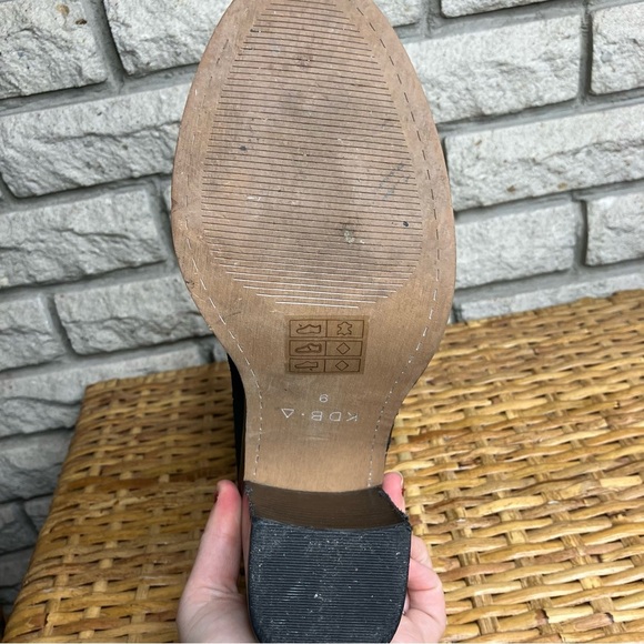 Kelsi Dagger Ankle Booties - Picture 4 of 7